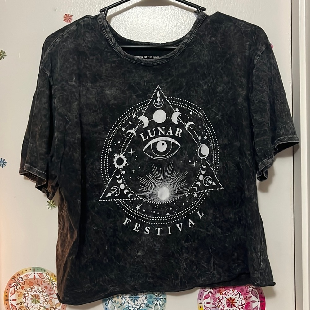 Caution To The Wind Shirt Size L